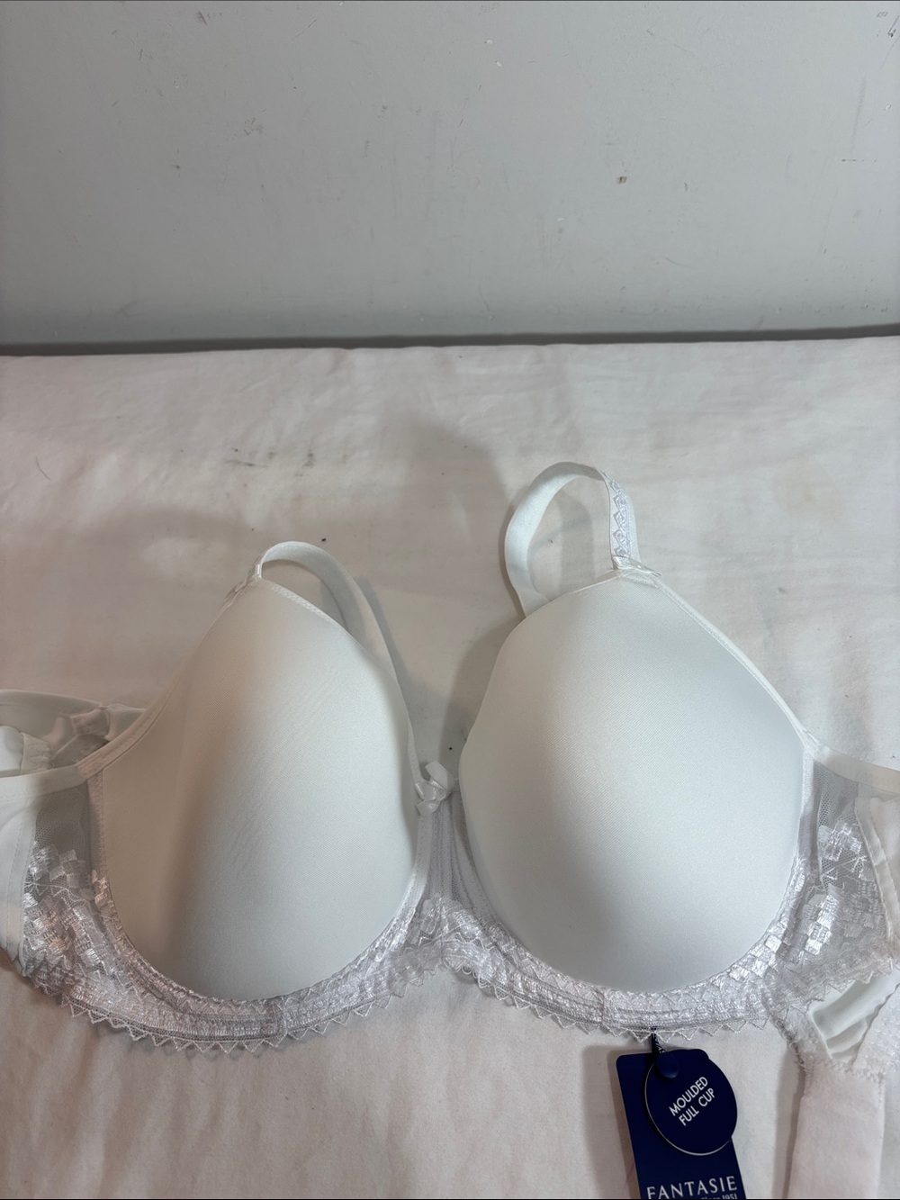 Fantasie White Molded Lace-Trim Full Coverage Bra. 1312